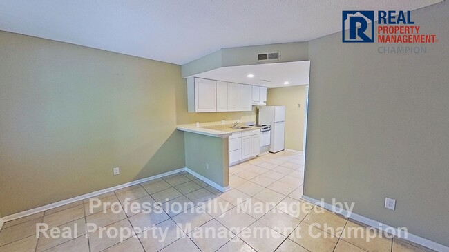 Photo - Upper Level 1 BD/1 BA Condo Near UNCW Unidad 8