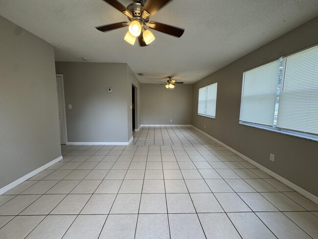 Photo - 3594 Almar Rd