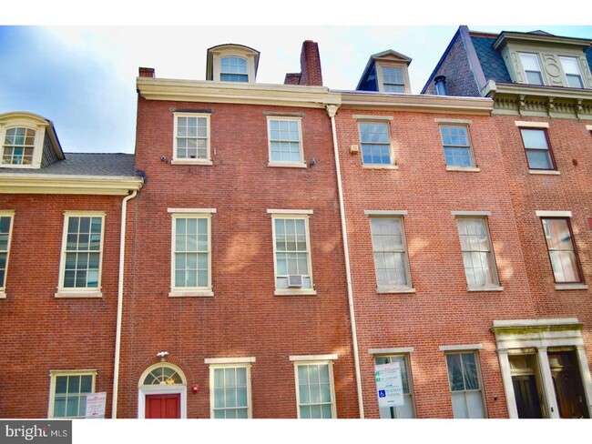 Building Photo - 1300 Spruce St Unit 3A Rental