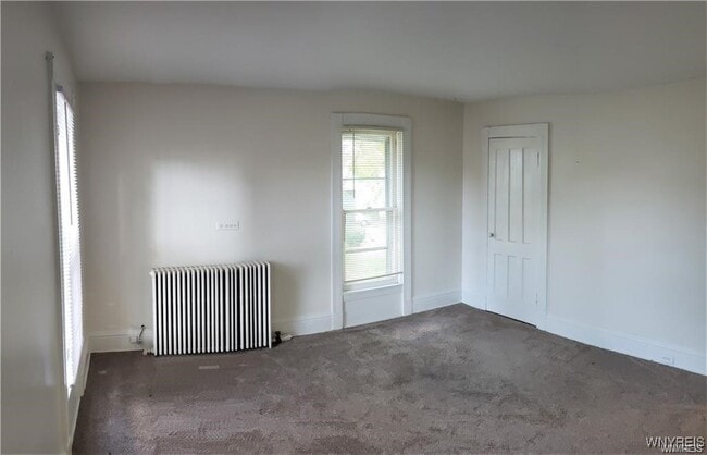 Photo - 128 W Bank St