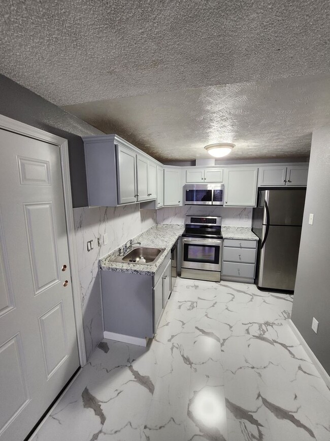 Photo - 3 Bedroom Home Excellent Location Near Sch...