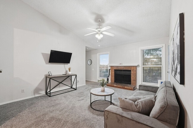 Building Photo - 2102 W Loop 289 Acc Rd Unit SI FL2-ID1612699P