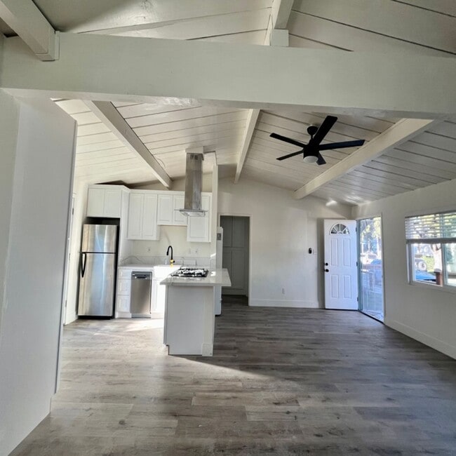 Building Photo - 4330 Kendall St Unit A