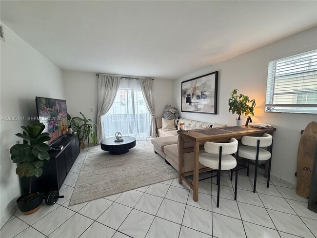 Photo - 821 Euclid Ave Unit 304