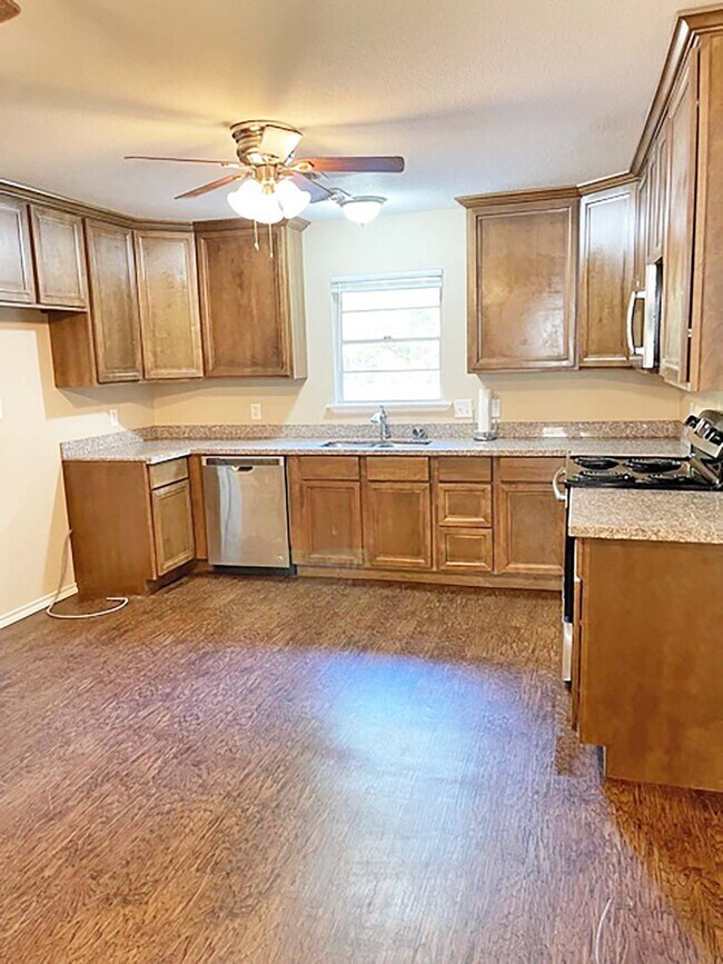 Photo - Great 4 Bdrm 2 Bath Home for Lease in Gainesville, Tx