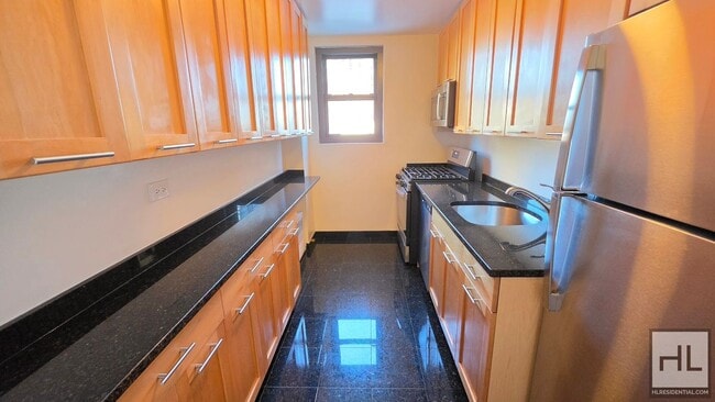 8th-Floor Turtle Bay One-Bedroom