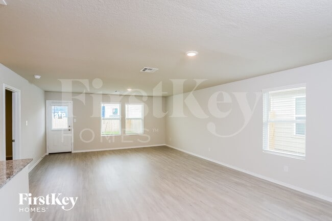 Photo - 1718 Morse Way