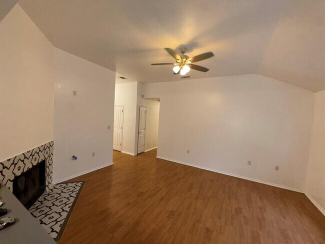 Photo - 2502 Ashley Way