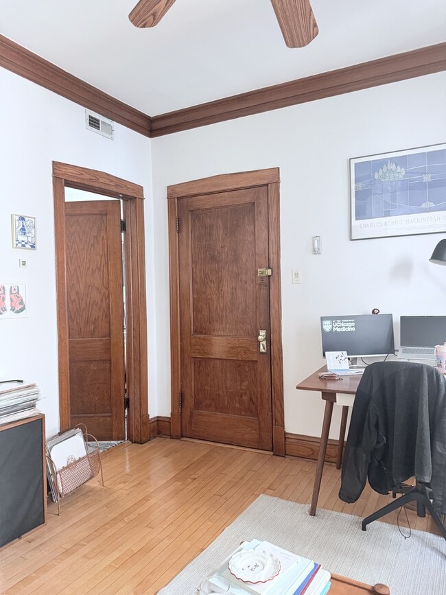 Photo - 2223 W Iowa St Unit 2R