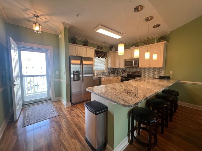 Photo - Myrtle Beach - 2 Bedroom / 2 Bath Furnished Condo Unit 402