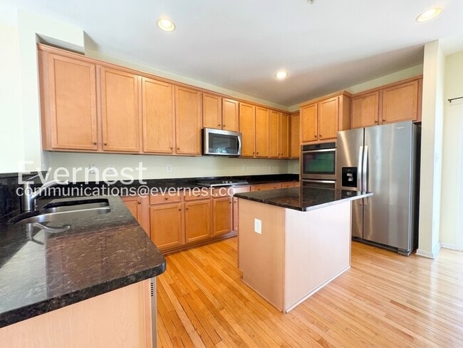 Photo - 6137 Hanlon St