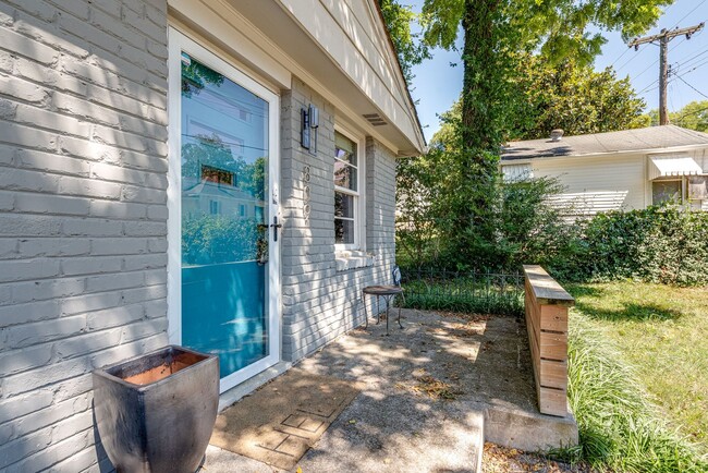 Photo - Amazing 3BE/1BA in East Nashville location!