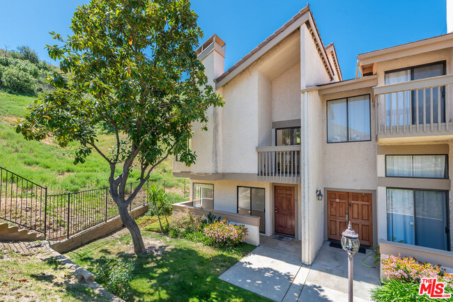 Photo - 26014 Alizia Canyon Dr Townhome