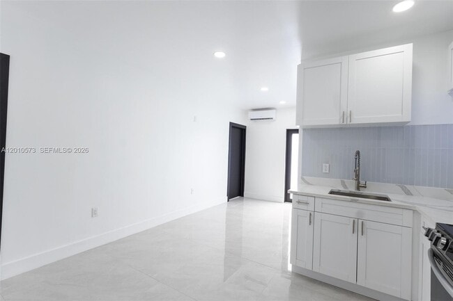 Photo - 571 NW 152nd St