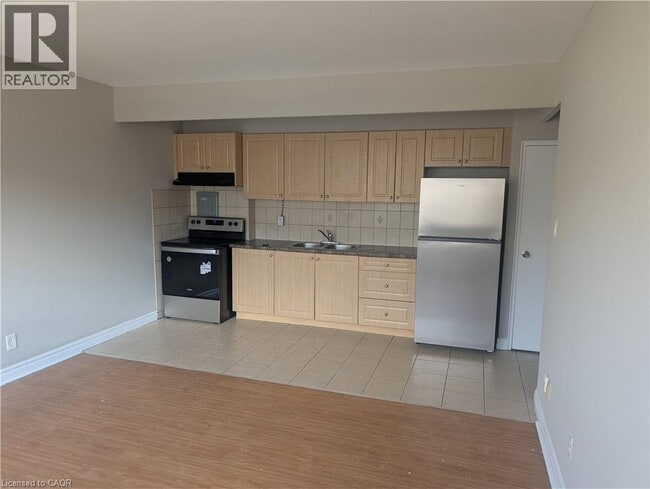 Photo - 468 Ottawa St N Unit 209A