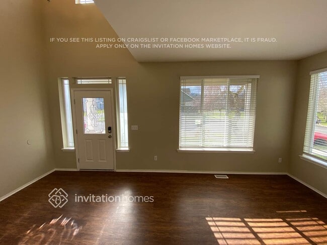 Photo - 209 Phoenix Ave SW