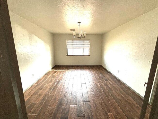 Photo - 3301 NW 64th St