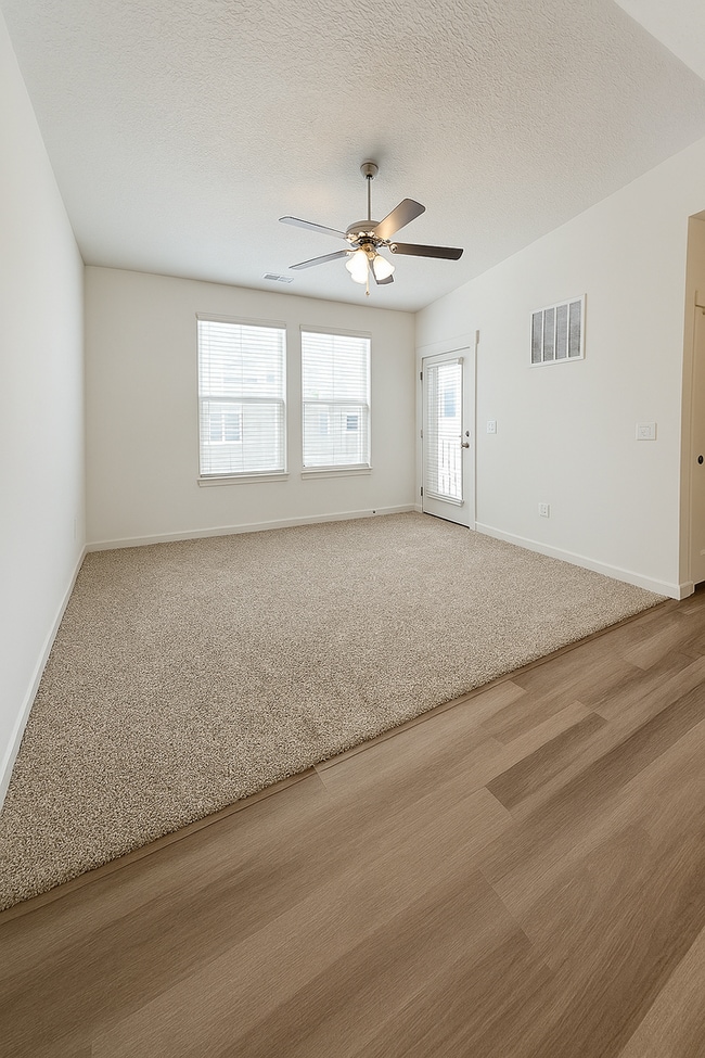 Building Photo - 3 Bed/2 Bathroom Condo in Saratoga Springs Unit #G301