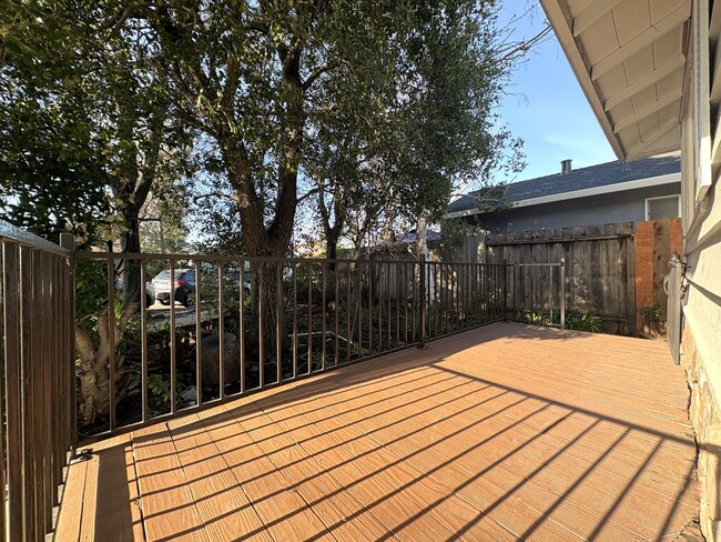 Photo - Charming 2-Bedroom Duplex Unit in Redwood City – Prime Location!