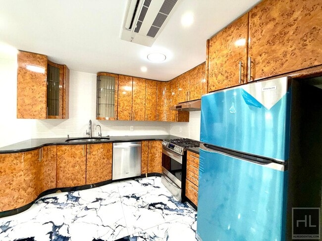 Photo - 63 AVENUE Unidad 1 L