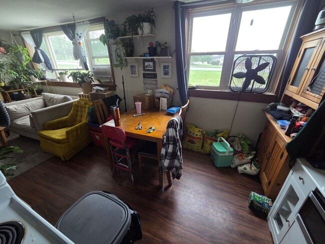 Photo - Available August 6! - 2 Bed 1 Bath Apartment Unit 3