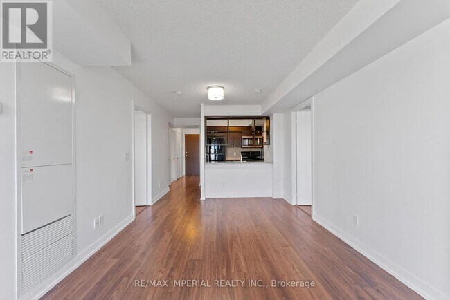 Photo - 181 Village Green Square Unité 1215