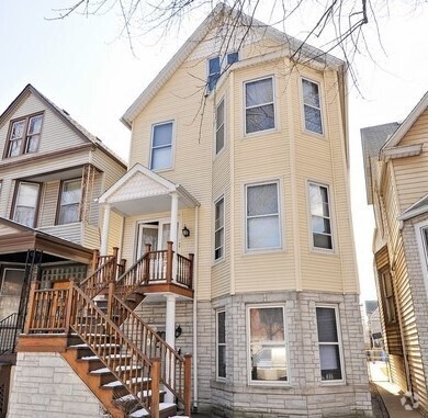 Building Photo - 1911 W Addison St Rental