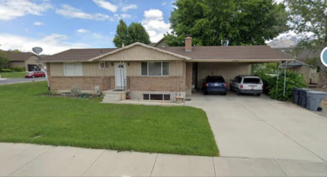 Building Photo - 1033 E 300 N St