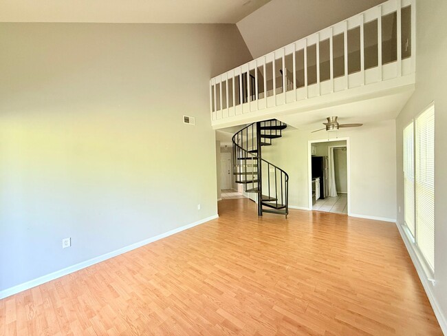 Photo - 2553 Stockbridge Dr