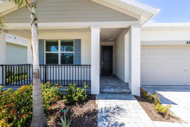 Photo - 6632 Cloverdale Ave