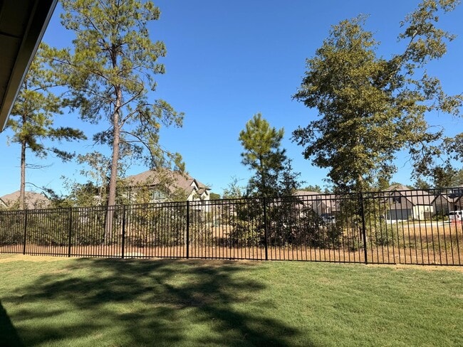 Building Photo - 5445 E Forest Rd