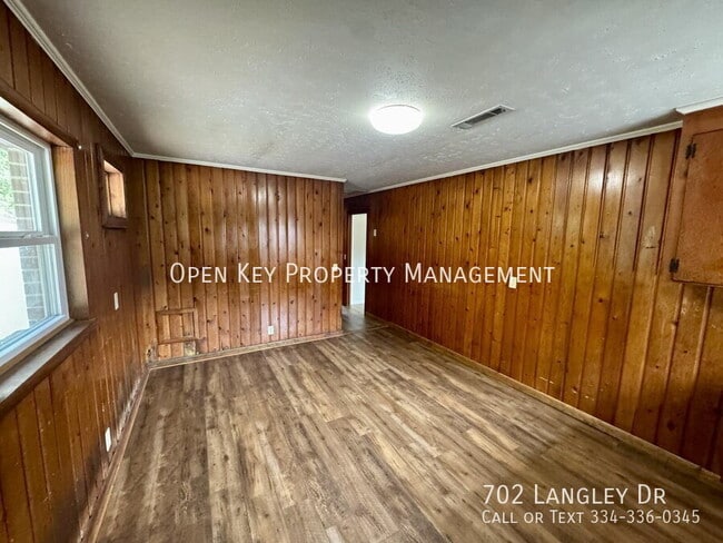 Photo - 702 Langley Dr