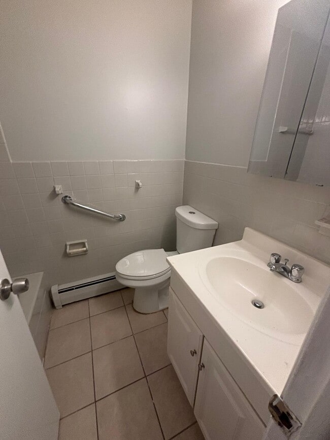 Photo - Crestview Apartments