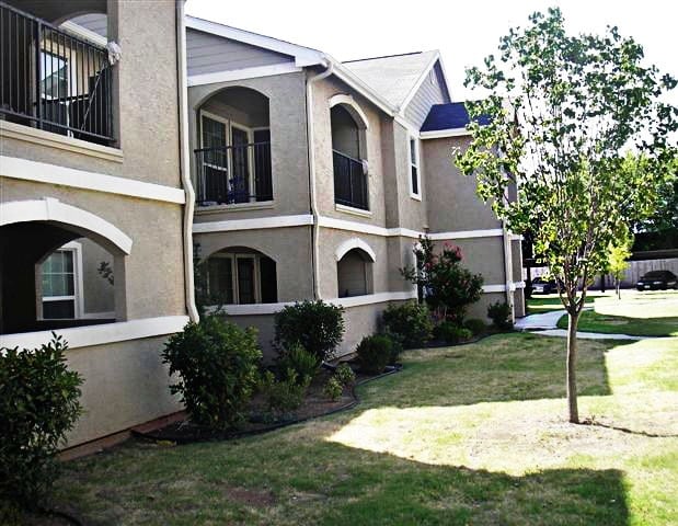 Primary Photo - Woodview