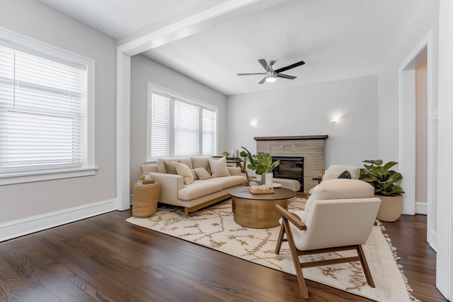 Building Photo - 5306 N Ashland Ave Unit 3