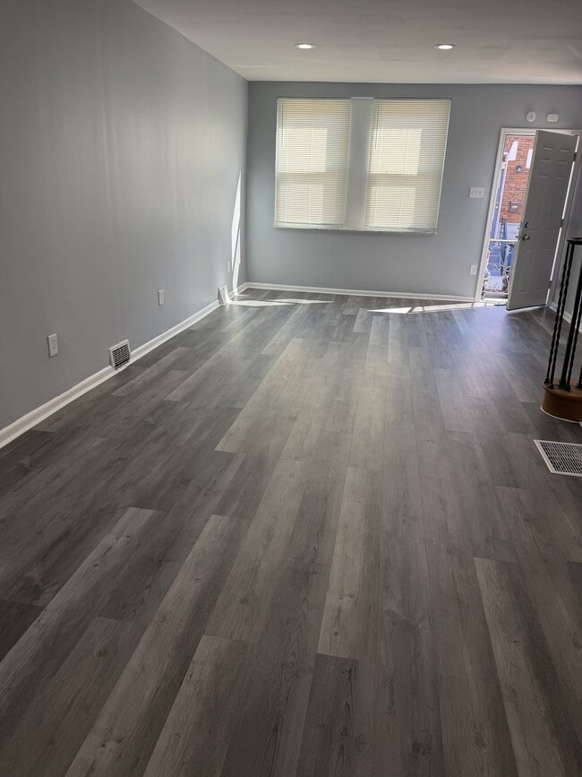 Photo - 2225 McClellan St