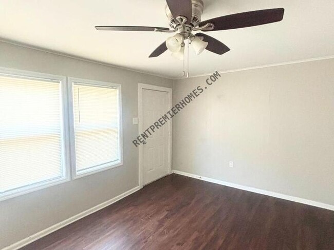 Photo - 609 Prothro St