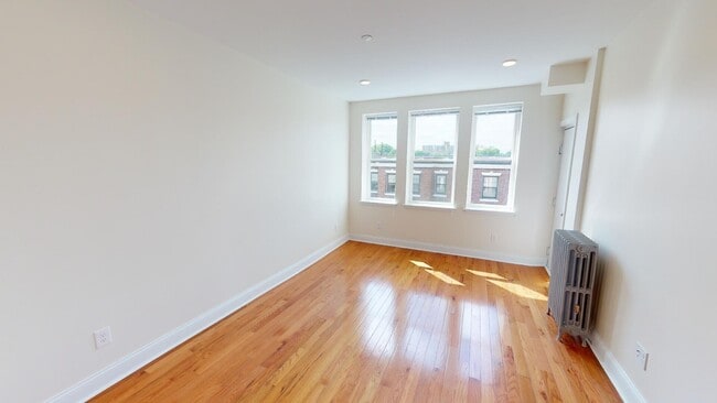 Photo - 123 Sutherland Rd Apartments