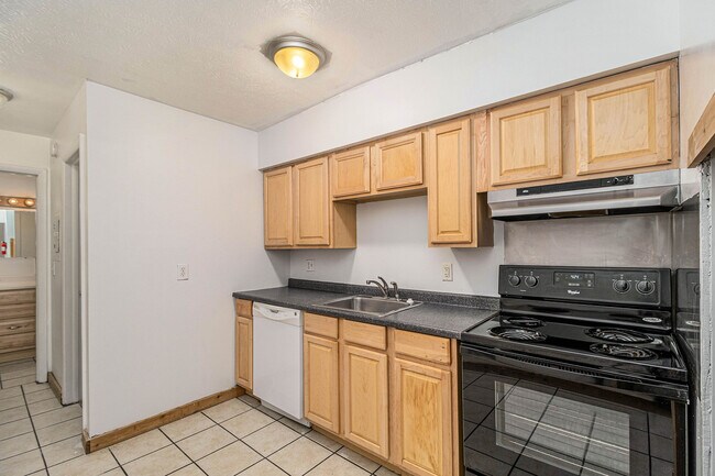 1201 Greenwood Ave - 1201 Greenwood Ave