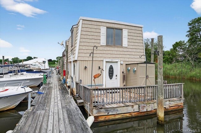 Building Photo - 149 C Riverside Dr