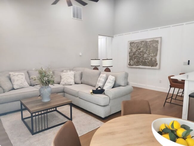 Building Photo - 6384 W Flanders Ln