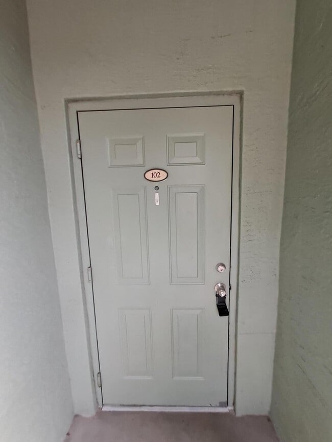 Photo - 280 Crestwood Cir Unit 102