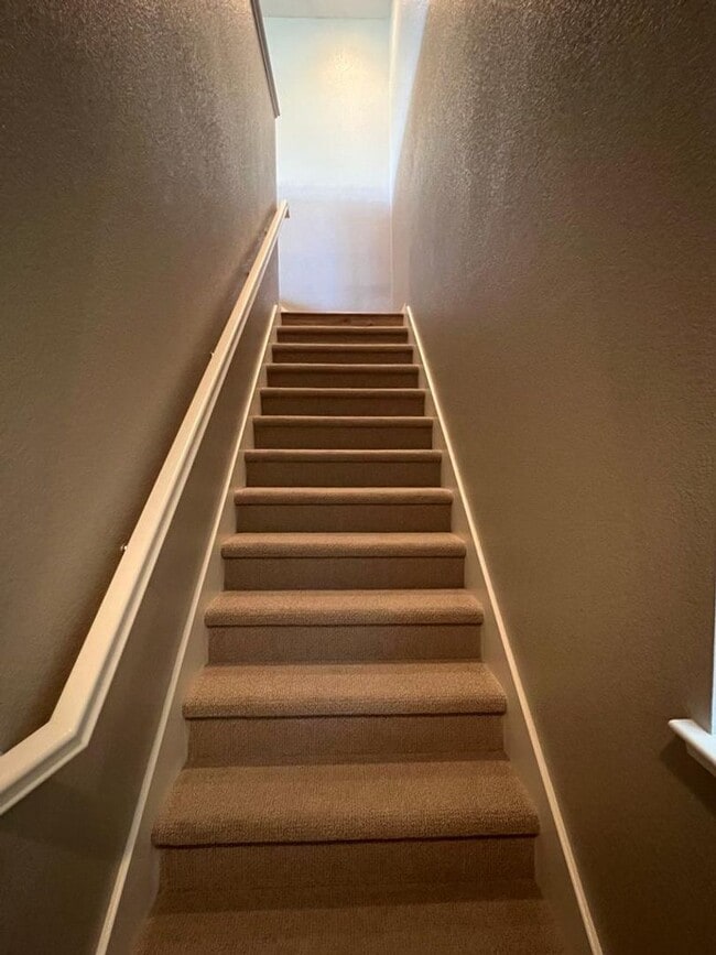 Photo - 427 Anchor Ln