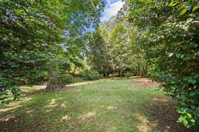 Photo - 304 Robin Hood Rd