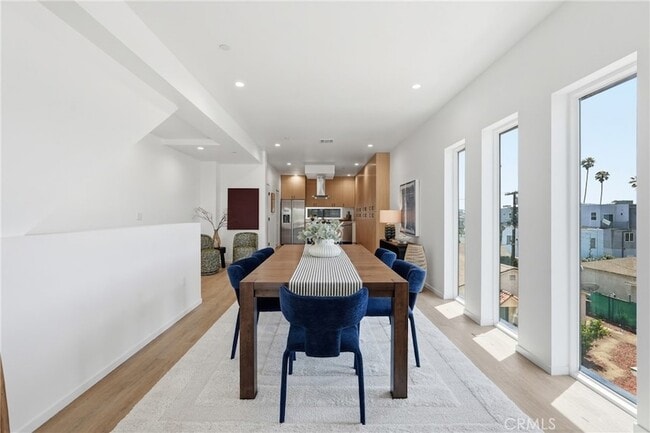 Photo - 1430 Cloverdale Ave