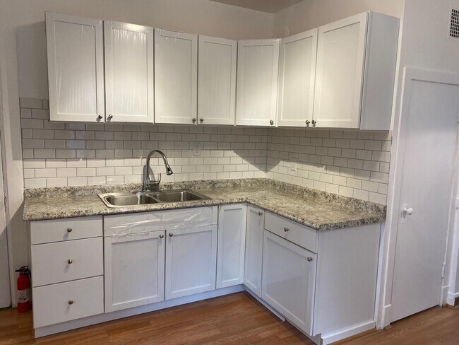 Photo - 3214 N Hoyne Ave