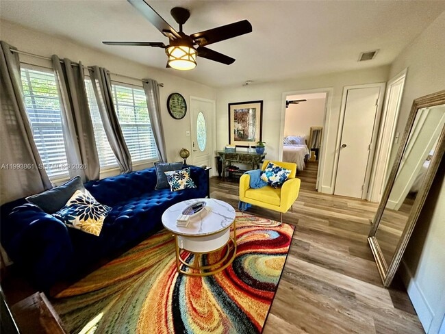 Photo - 1710 NE 5th Ct Unidad 1712