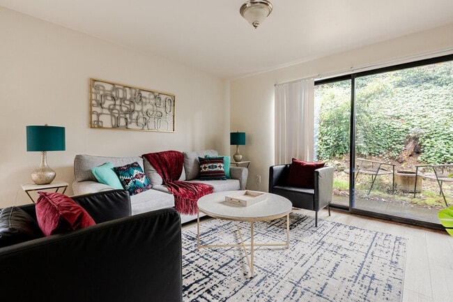 Photo - 5317 189th St SW Unidad SI ID1324824P