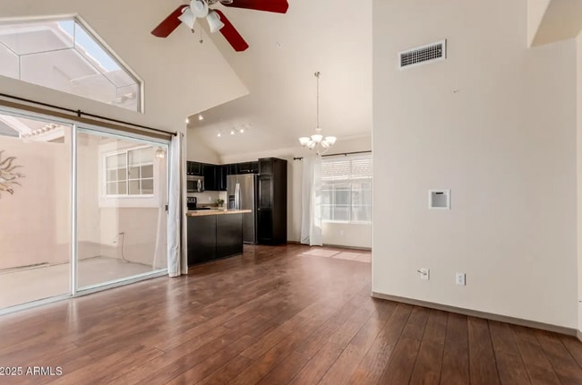 Photo - 1633 E Lakeside Dr