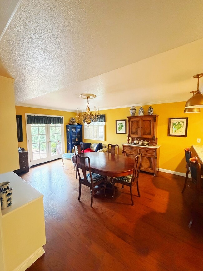 Photo - 444 Fern Glen